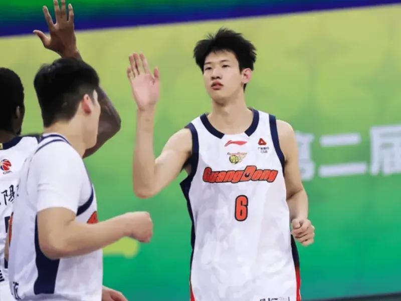 PG电子-广东104-113上海1喜3忧！黄明依奇兵，内线+张皓嘉没法看！