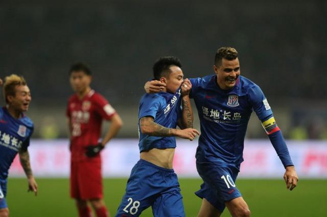 PG模拟器-吴曦加盟申花拥有三核中场 国足队长坐哪把交椅?